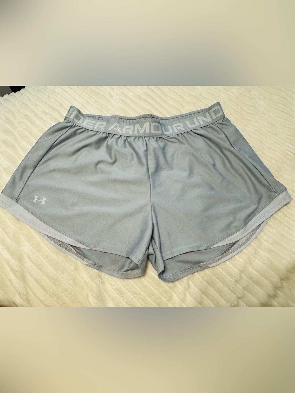 Under Armour Shorts Women's Large Gray Loose Fit Athletic